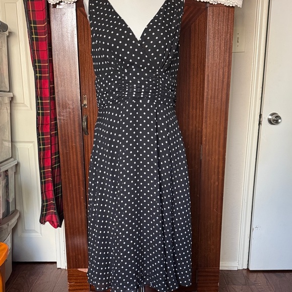 George Dresses & Skirts - Vintage Polka Dot Sleeveless v neck Dress